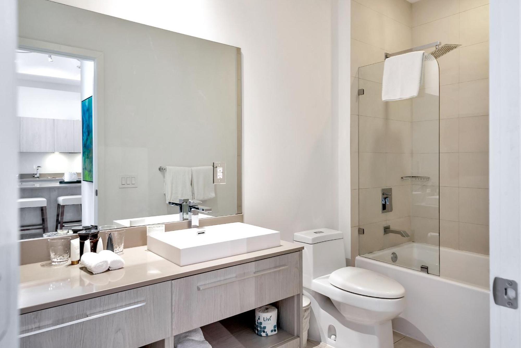 203-1Br/1Ba At The Beach Gem! Lux Amenities! Hollywood Zewnętrze zdjęcie